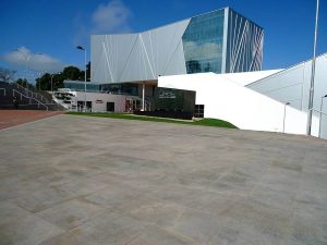 obra universidade de lajeado com basalto levigado basaltear